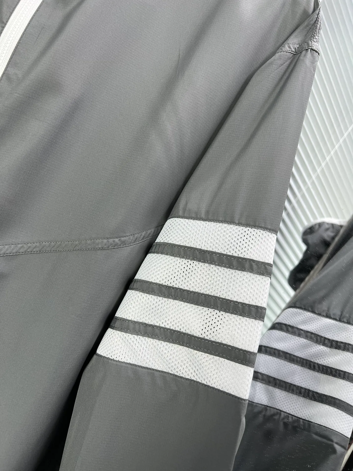 THOM BROWNE 2024SS New Arrival White Breathable Same Style ：Gray Black Size：1 2 3 4